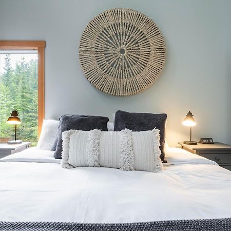 Greyhawk By Outpost Whistler Villa Exterior foto