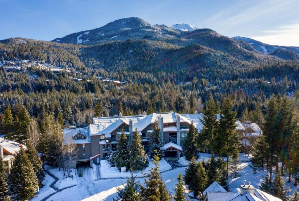 Greyhawk By Outpost Whistler Villa Exterior foto