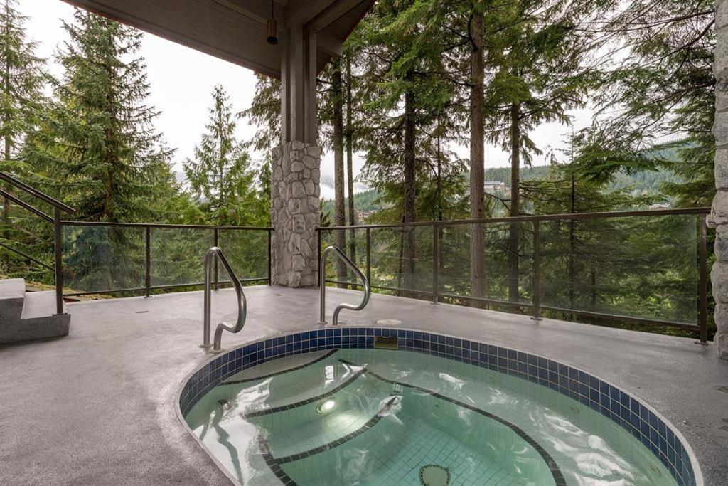 Greyhawk By Outpost Whistler Villa Exterior foto