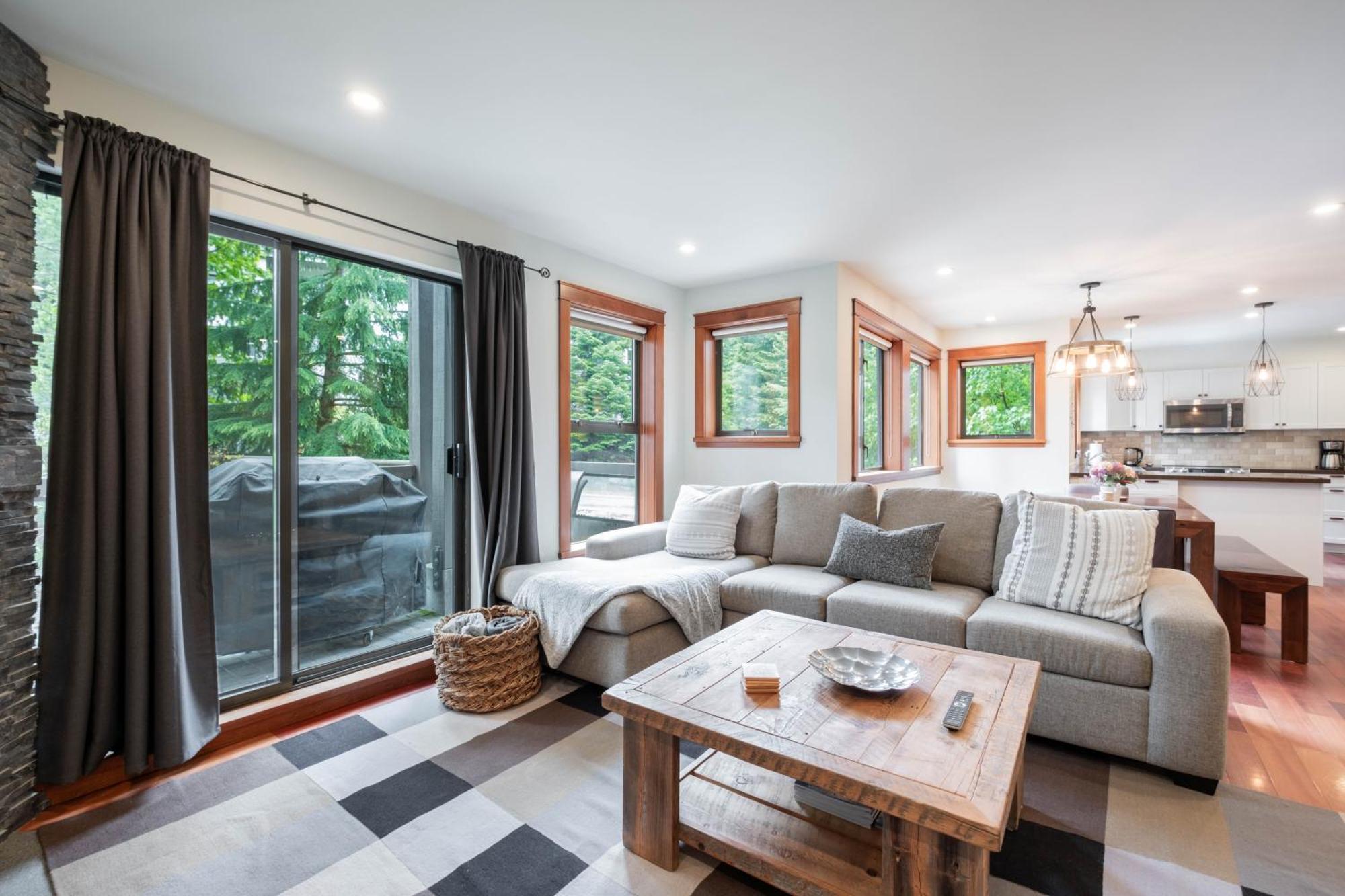 Greyhawk By Outpost Whistler Villa Exterior foto