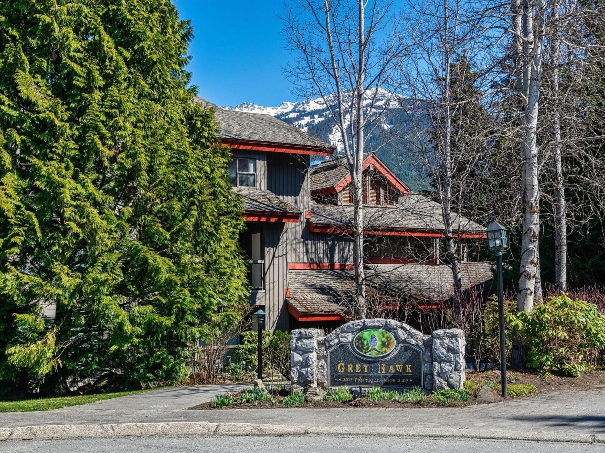 Greyhawk By Outpost Whistler Villa Exterior foto