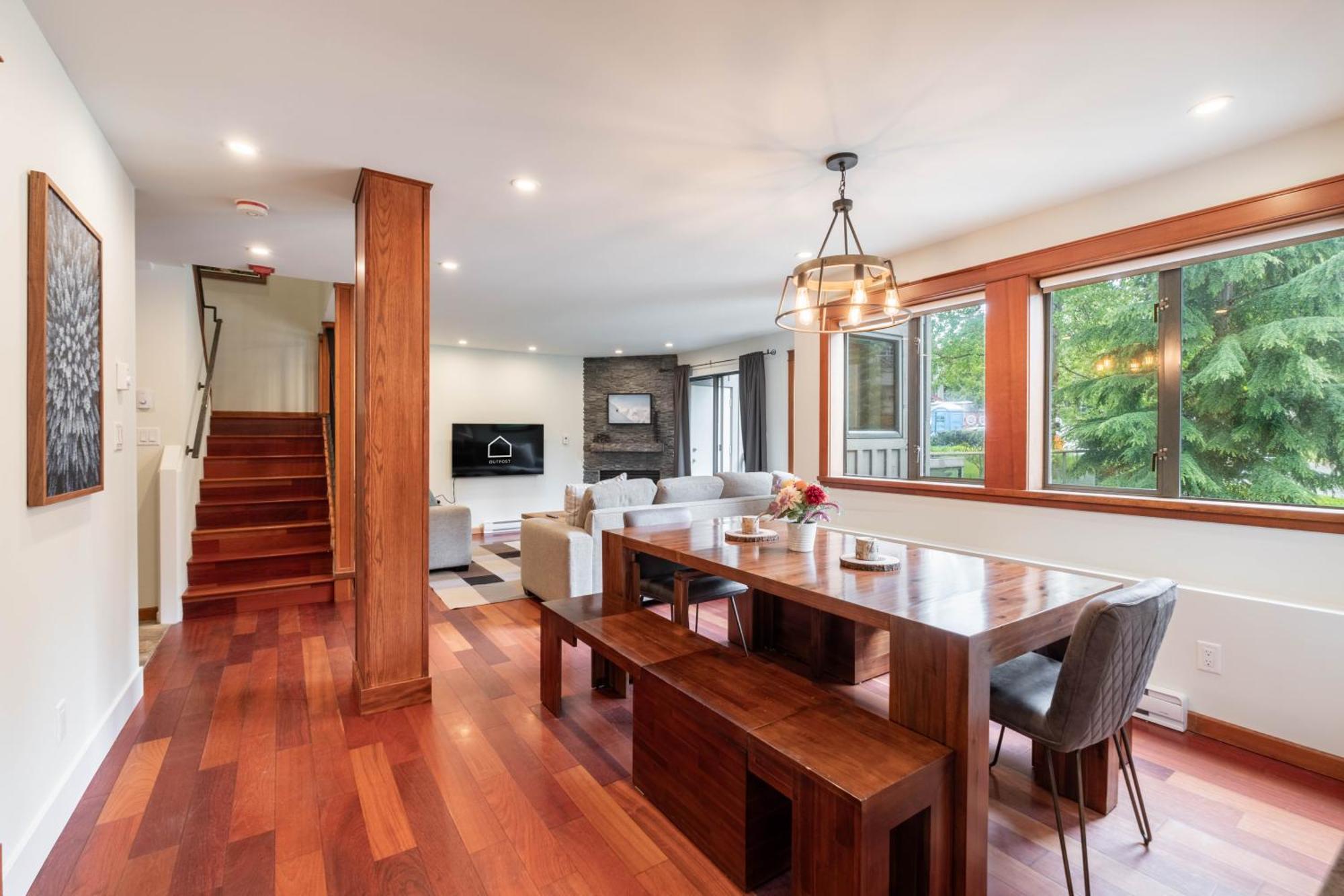 Greyhawk By Outpost Whistler Villa Exterior foto